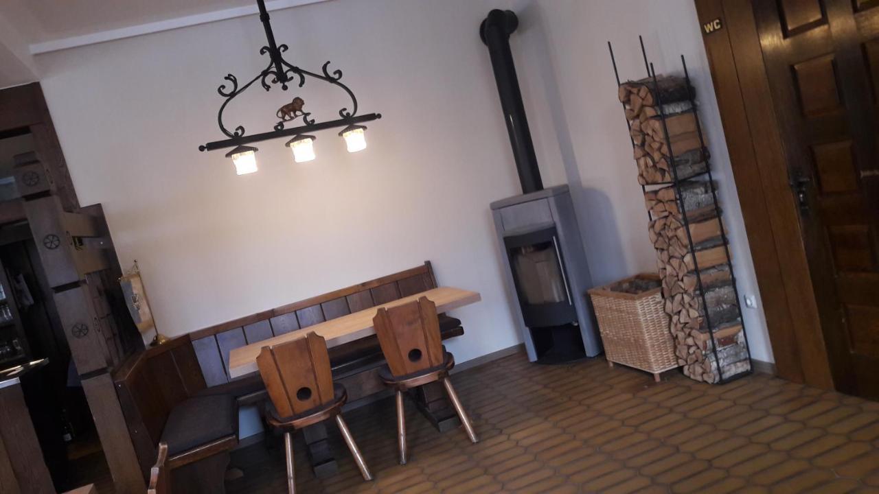 Landgasthof Zum Goldenen Loewen Мусбах Екстериор снимка